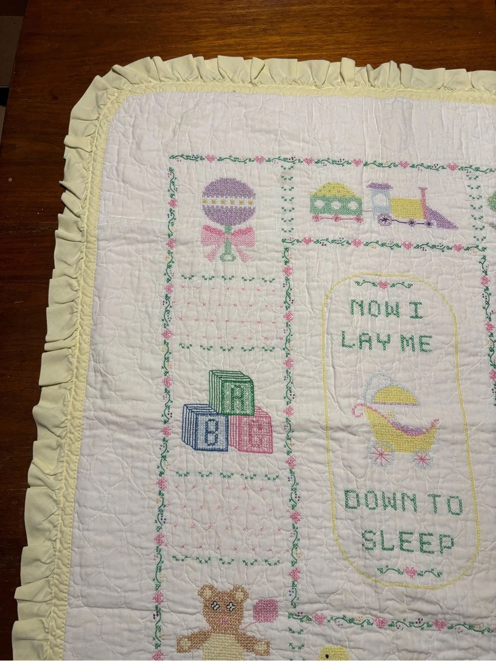 vintage hand-embroidered baby quilt now I lay me down to sleep Yellow Trim 35x40